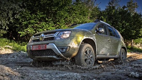Test drive a powerful crossover Renault Duster